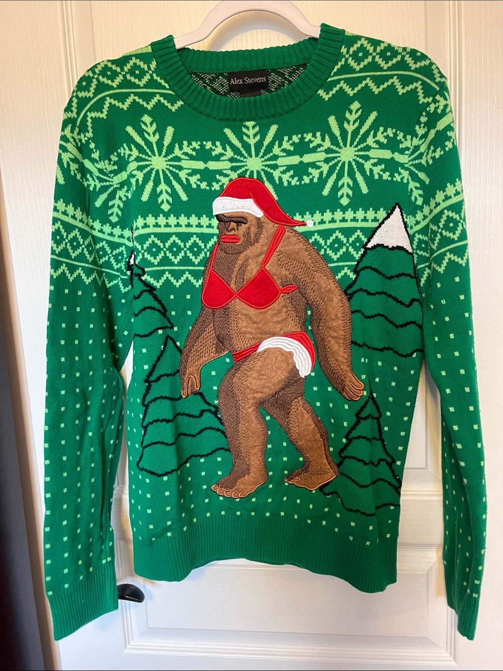 Alex Stevens Green Crewneck Sweater with Festive Sasquatch Graphic